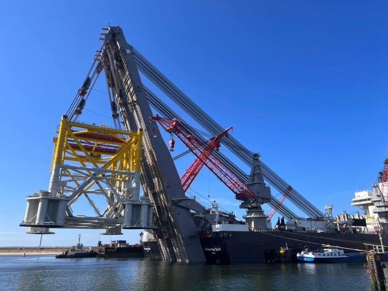 DolWin kappa offshore platformの設置開始