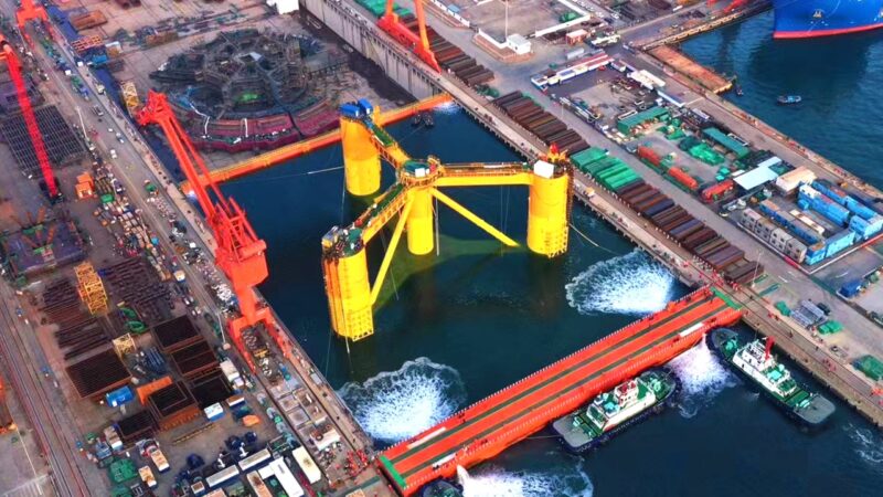中国の洋上風力 重量4,000トンの浮体基礎が完成