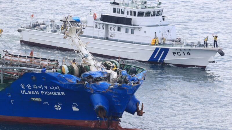 来島海峡で衝突事故により沈没した貨物船「白虎」の引き揚げ準備開始