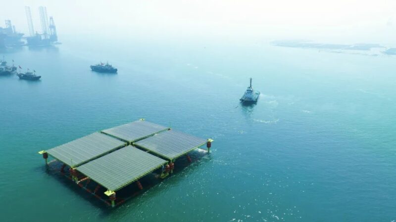 中国で半潜水型の浮体式洋上太陽光発電プラットフォームが完成