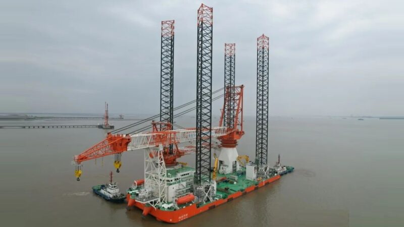 1,200トン吊りSEP船「海龙风彩」完成、最大揚程173.3m