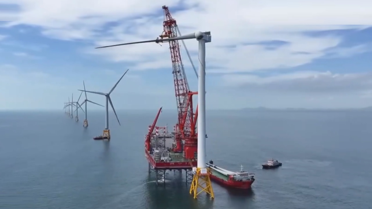 SEP船「白鹤滩」による世界最大16MW風力タービン設置開始