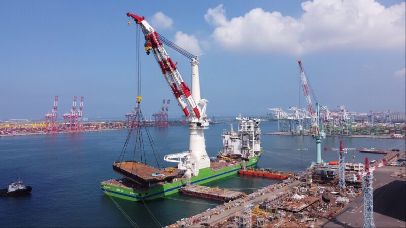 台湾で建造中の「Green Jade」4,400トンの荷重試験に成功