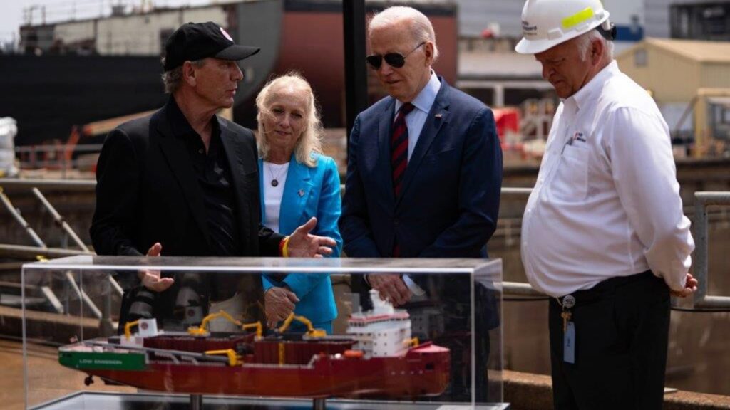 ジョーンズ法に準拠、根固石設置船の鉄鋼切断式にバイデン大統領臨席