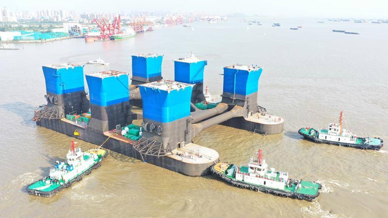 中国で半潜水式掘削プラットフォーム進水