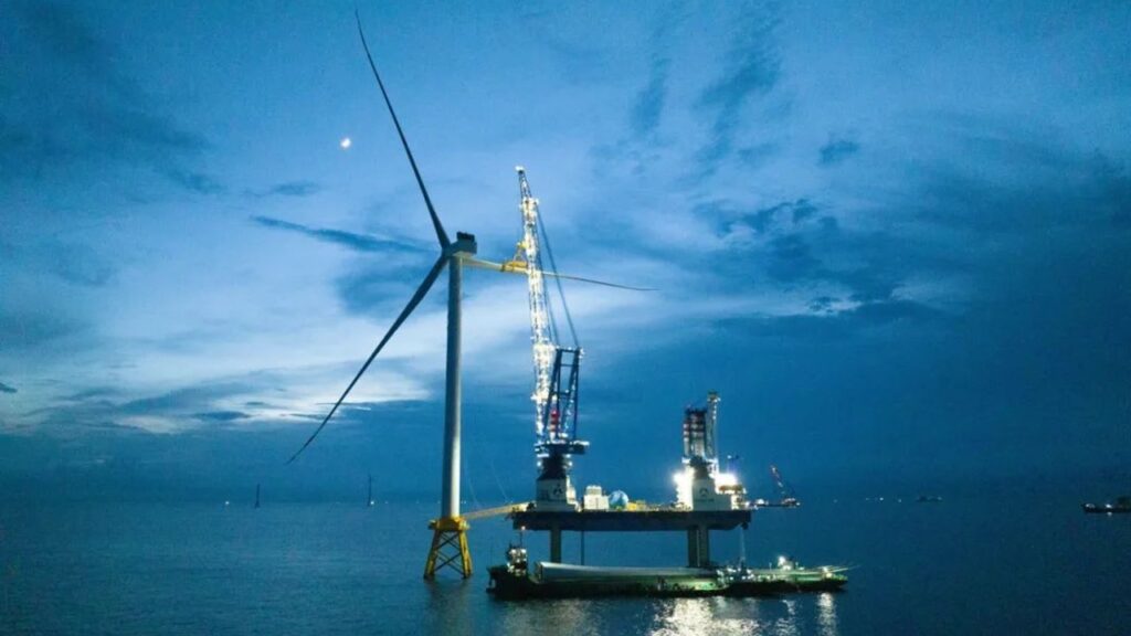 SEP船「华夏金租神大01」初作業で14.3MW風力タービン設置