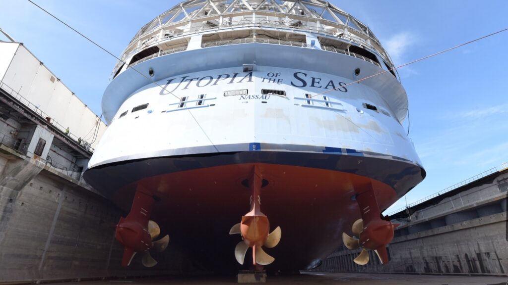 現行の世界最大客船を超える「ユートピア・オブ・ザ・シーズ」進水