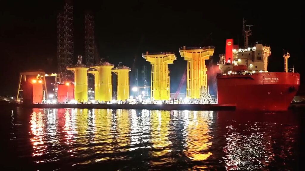 「Moray West」向けトランジションピースがUAEを出発