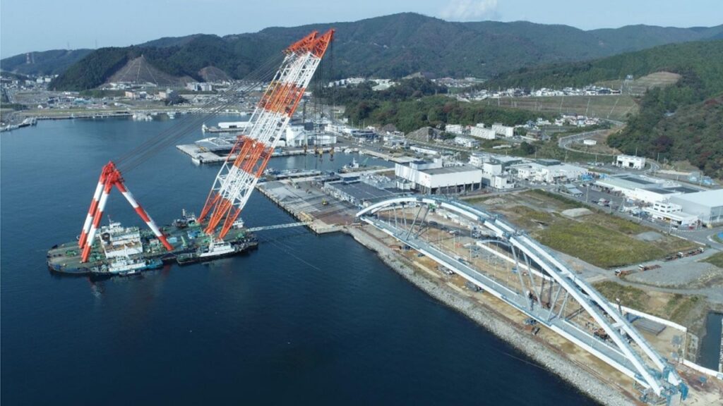 日本最大の起重機船「海翔」による中央径間架設作業日発表！！