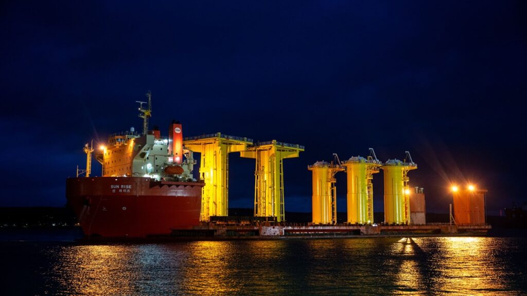 「Moray West」向け初回TPがスコットランド到着