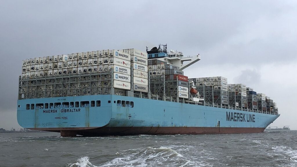 相次ぐ商船への攻撃、Maerskが紅海航行を当面見合わせ
