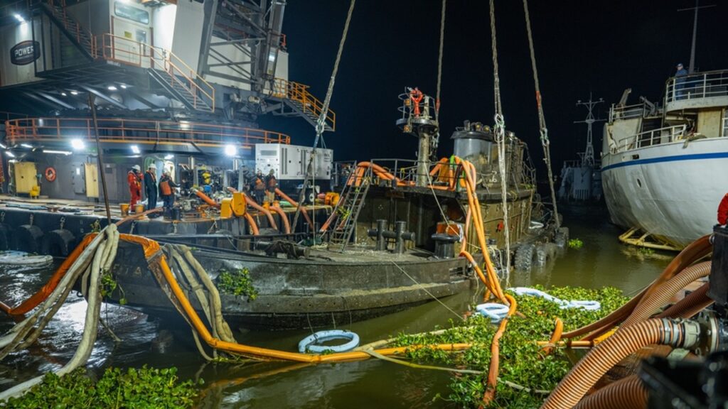 アメリカで第二次世界大戦中に建造されたタグボート引き揚げ