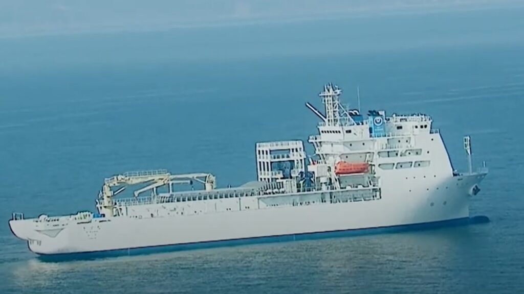 ドコモとKDDI共同、「きずな」に船上基地局を設置して運用開始