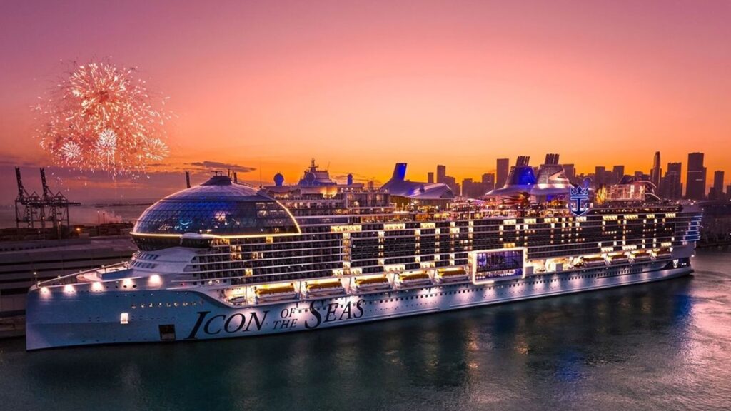 世界最大のクルーズ船「アイコン・オブ・ザ・シーズ」運航開始