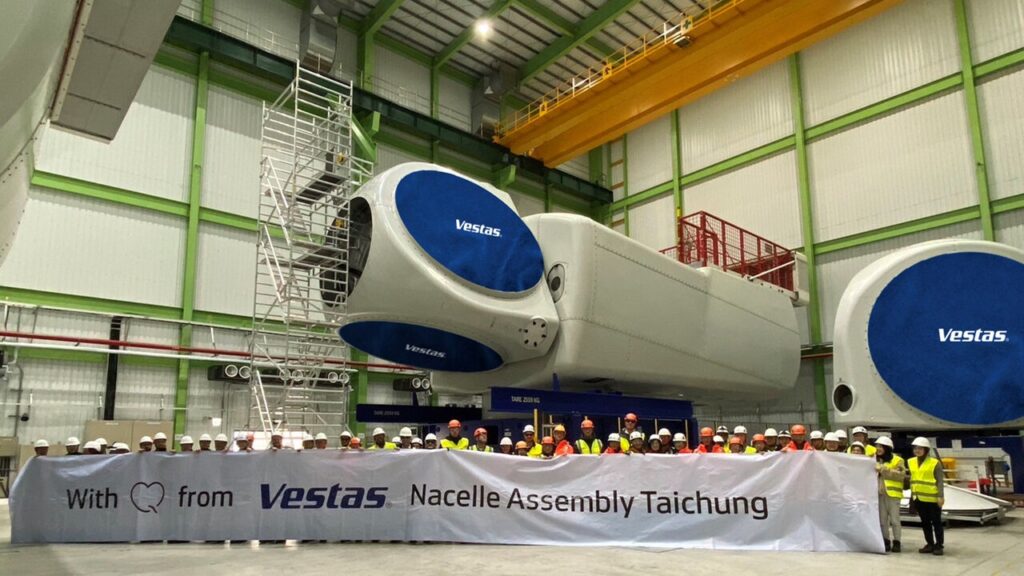 台湾でVestasがV174洋上風力タービンナセルの現地組立完了