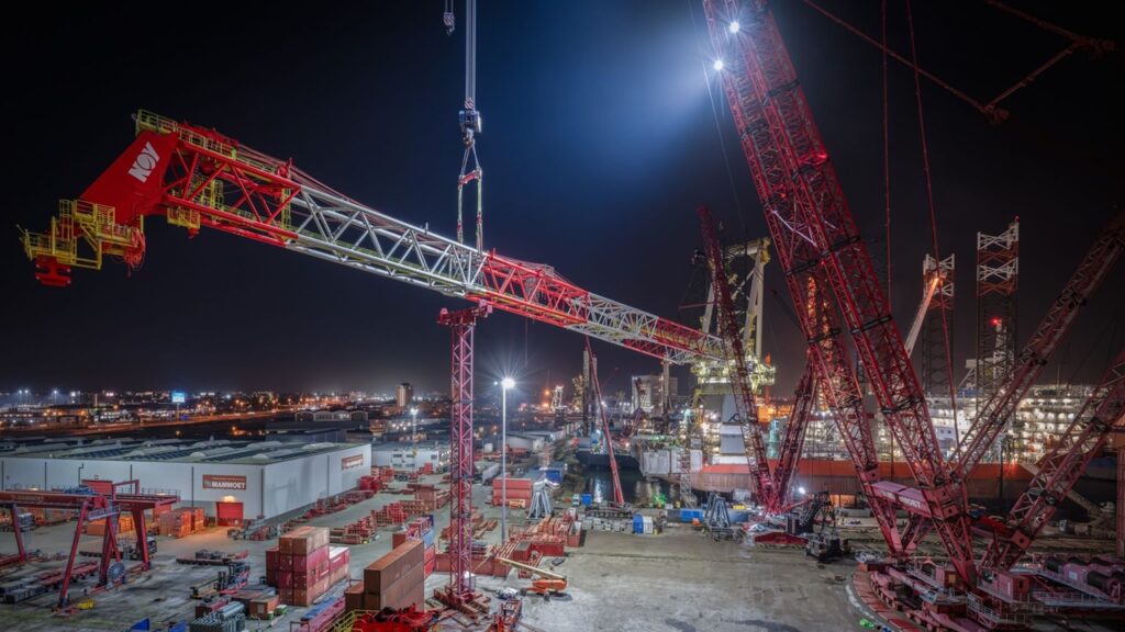 SEP船「Wind Orca」1,600トン吊りクレーン搭載