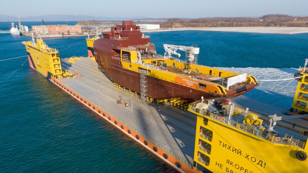 ロシアで建造中の砕氷船で火災発生、1人死亡3人重傷