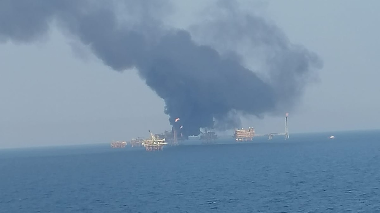 メキシコの石油プラットフォーム「Akal-B」で火災、1人死亡