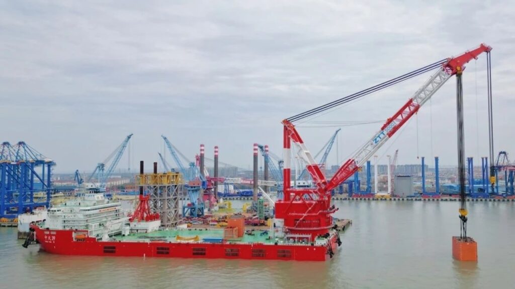 自航式5,000トン吊りクレーン船「中天39」吊り上げ試験完了