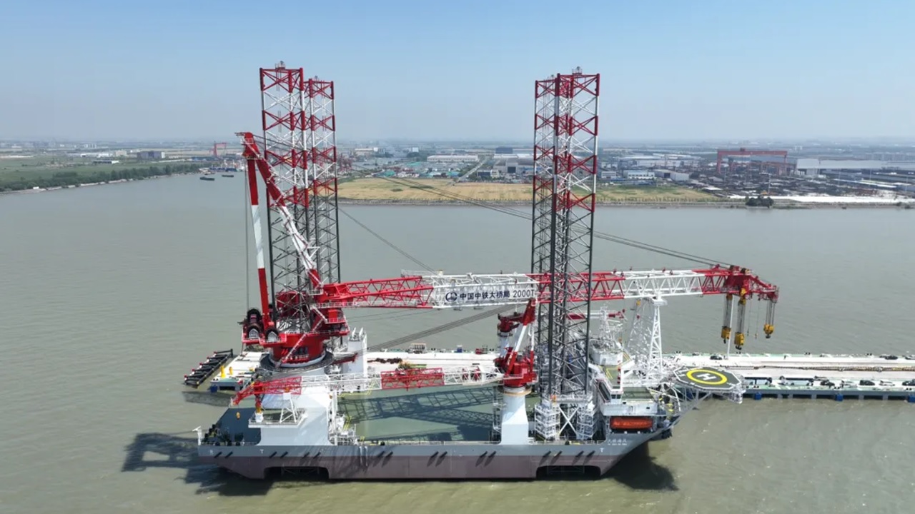 2,000トン吊りSEP船「大桥海风」完成・引き渡し