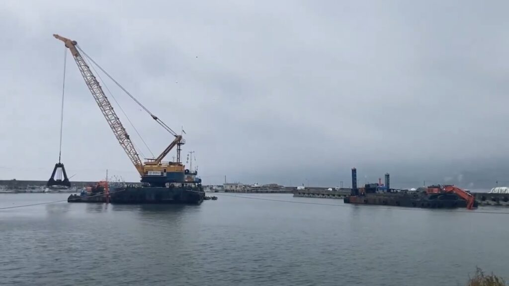 6月末に輪島港漁船だまりの浚渫完了見込、7月から漁協前の浚渫開始
