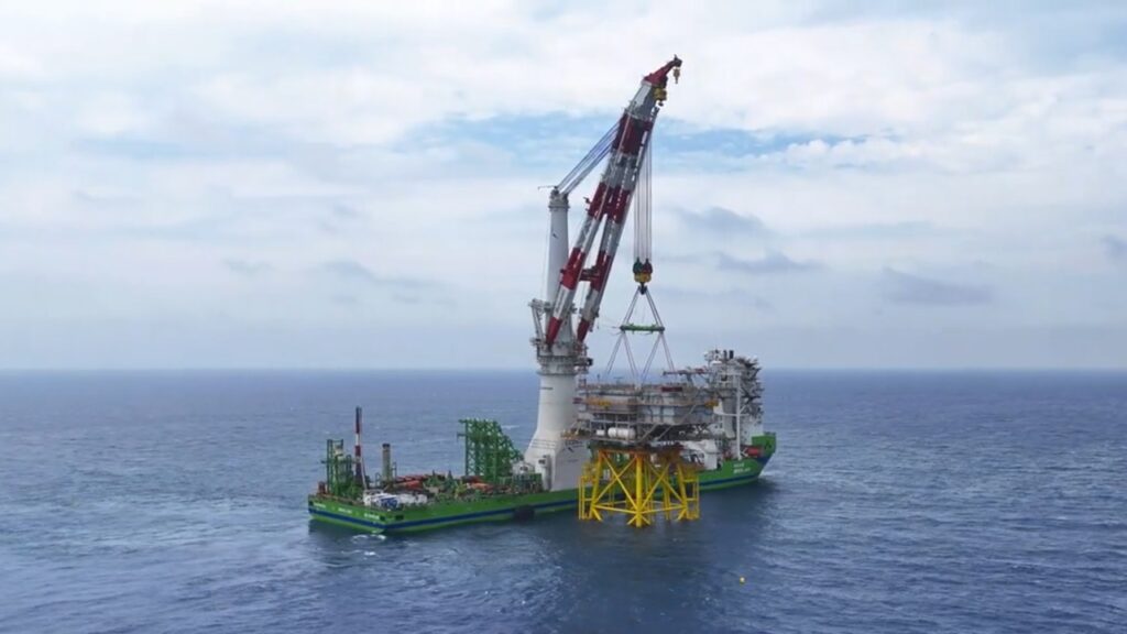 台湾のHai Long洋上風力で2,800トンの洋上変電所設置