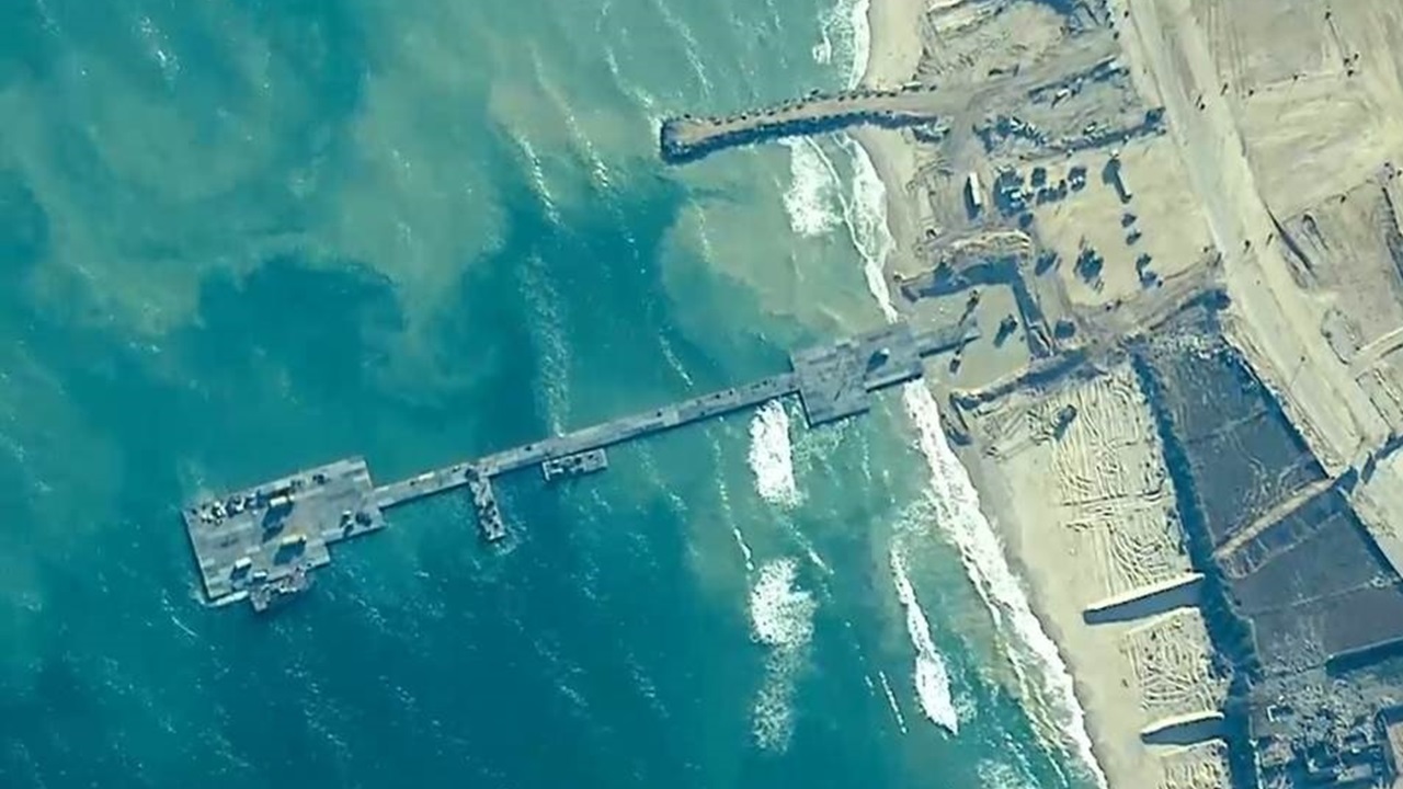 ガザの海岸に浮体式仮設桟橋設置完了、米中央軍が発表