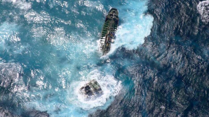 口之島沖で座礁の韓国船籍タンカー積荷抜き取り断念、海洋放出開始