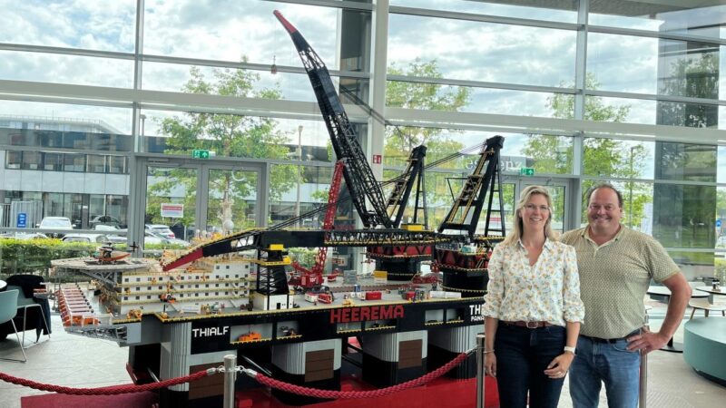 7年かけて世界で2番目に大きいクレーン船をレゴで製作