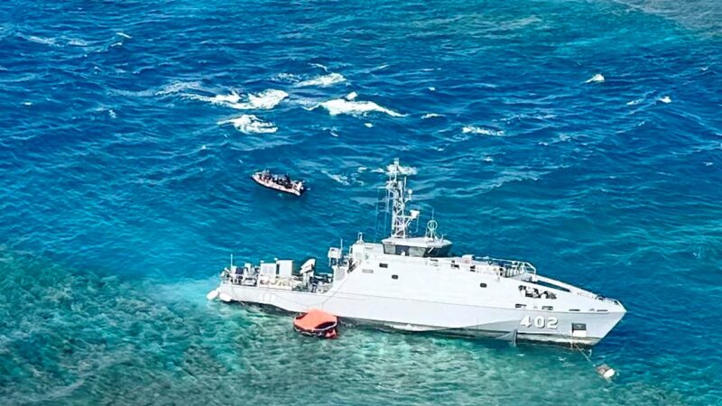 フィジー海軍の哨戒艇「RFNS Puamau」が座礁