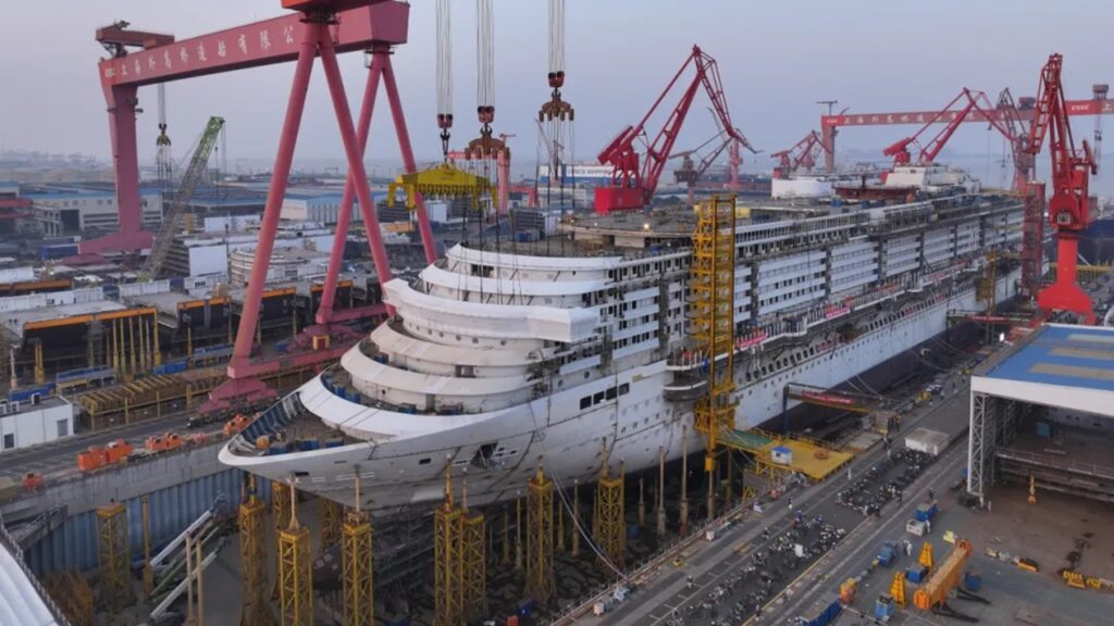 中国国産2隻目の大型クルーズ船アドラ・フローラ・シティ船橋搭載